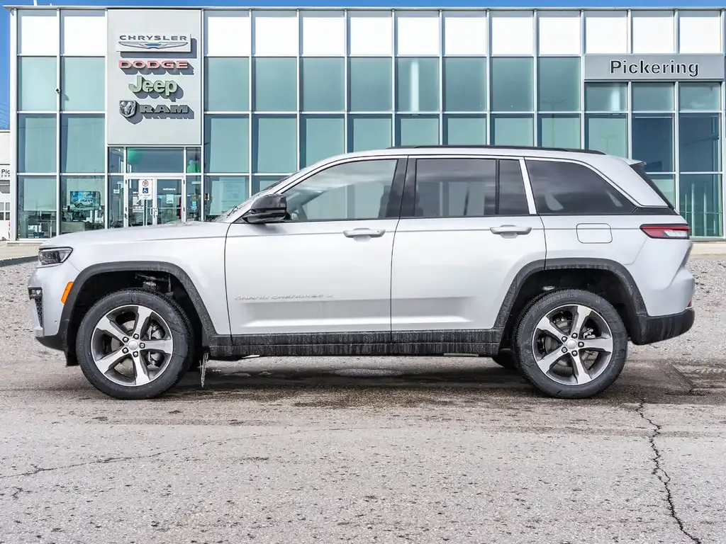 Jeep Grand Cherokee 2026 photo 3