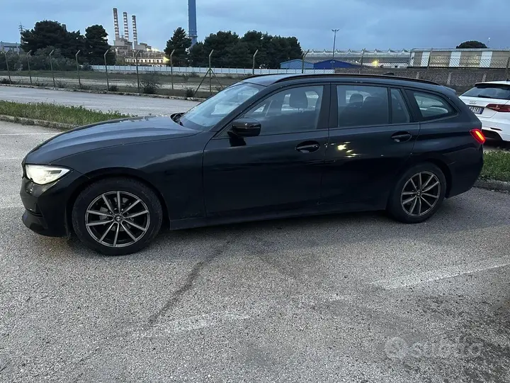 BMW 318 2021 photo 3