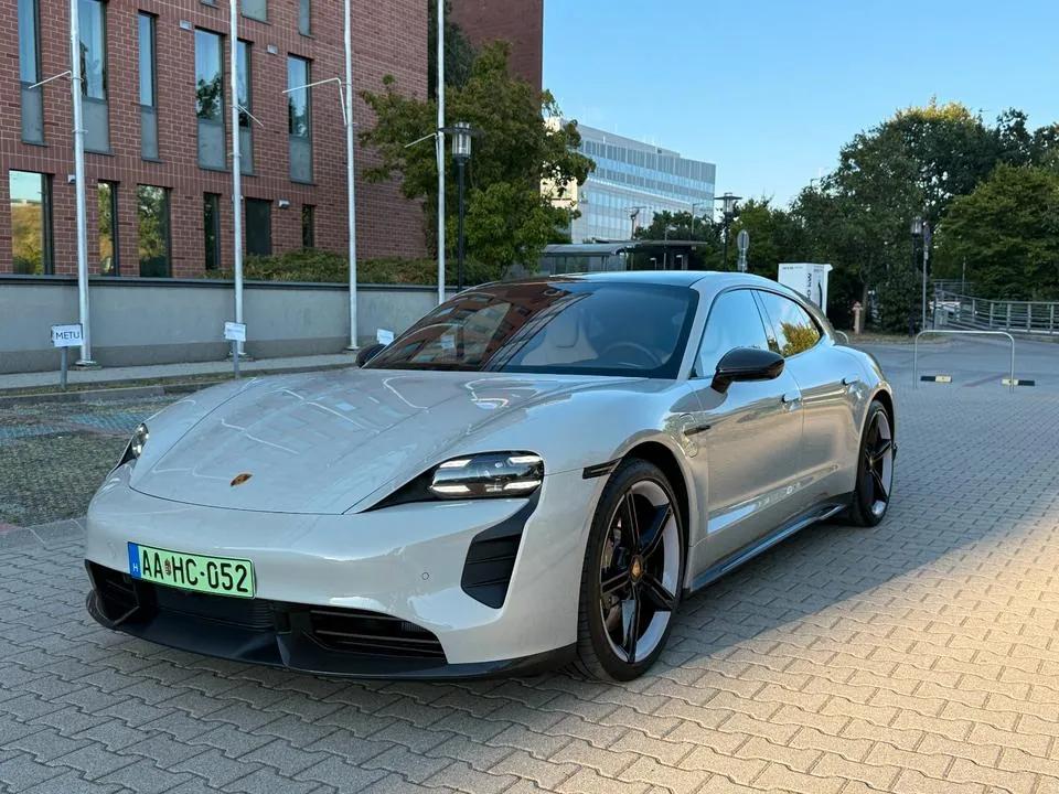 Porsche Taycan