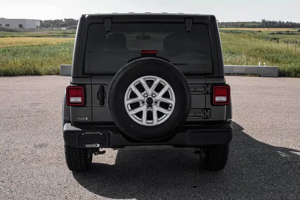 Jeep Wrangler 2023 photo 3