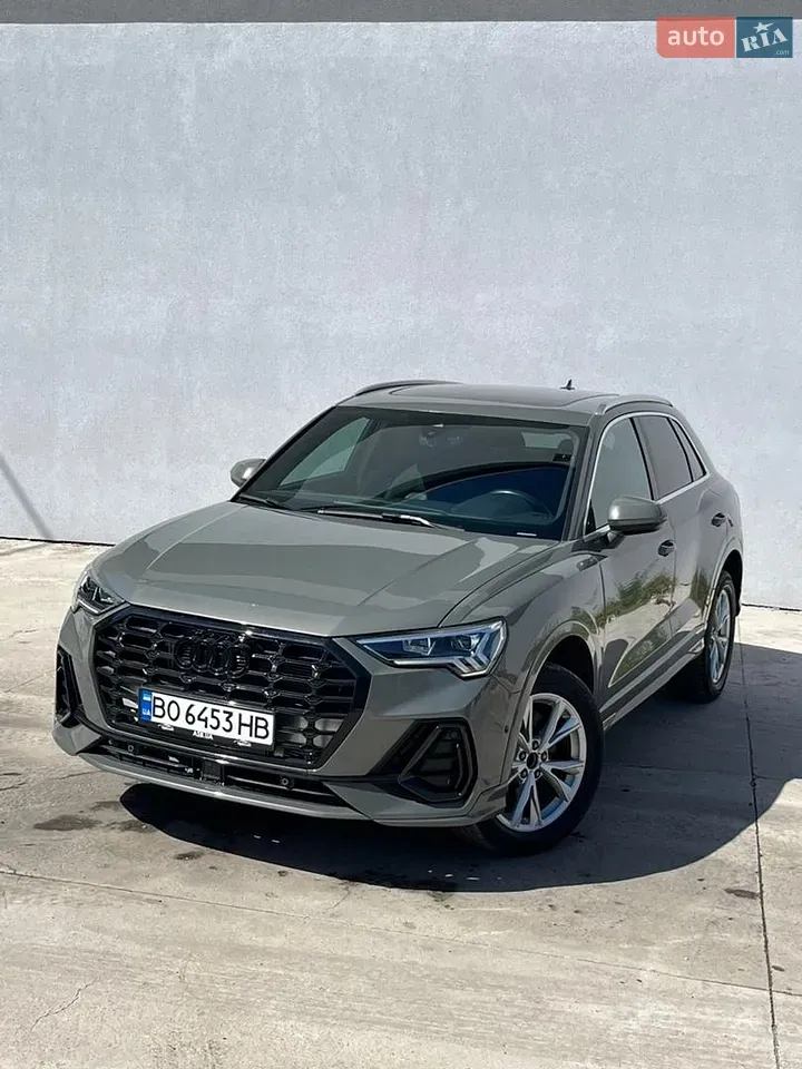 Audi Q3 2022 photo 2