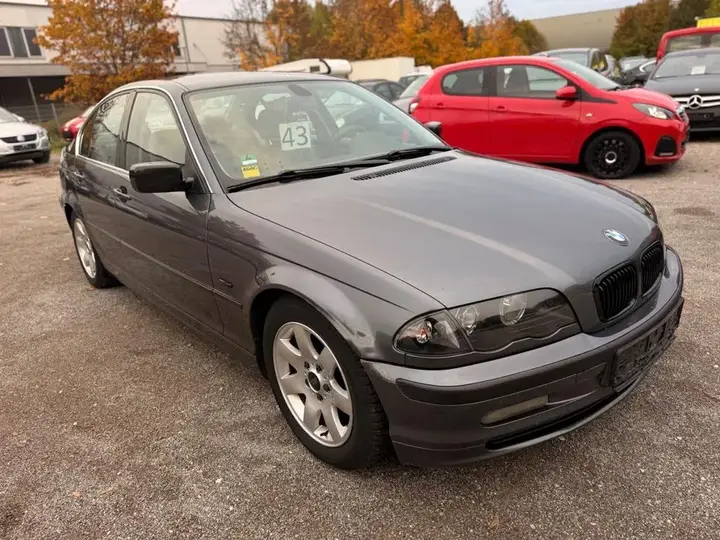 BMW 320I
