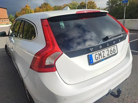 Volvo V60 2015 photo 5