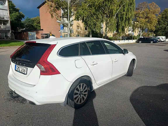 Volvo V60 2015 photo 3