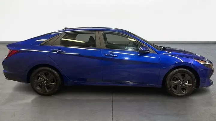 Hyundai Elantra 2023 photo 4