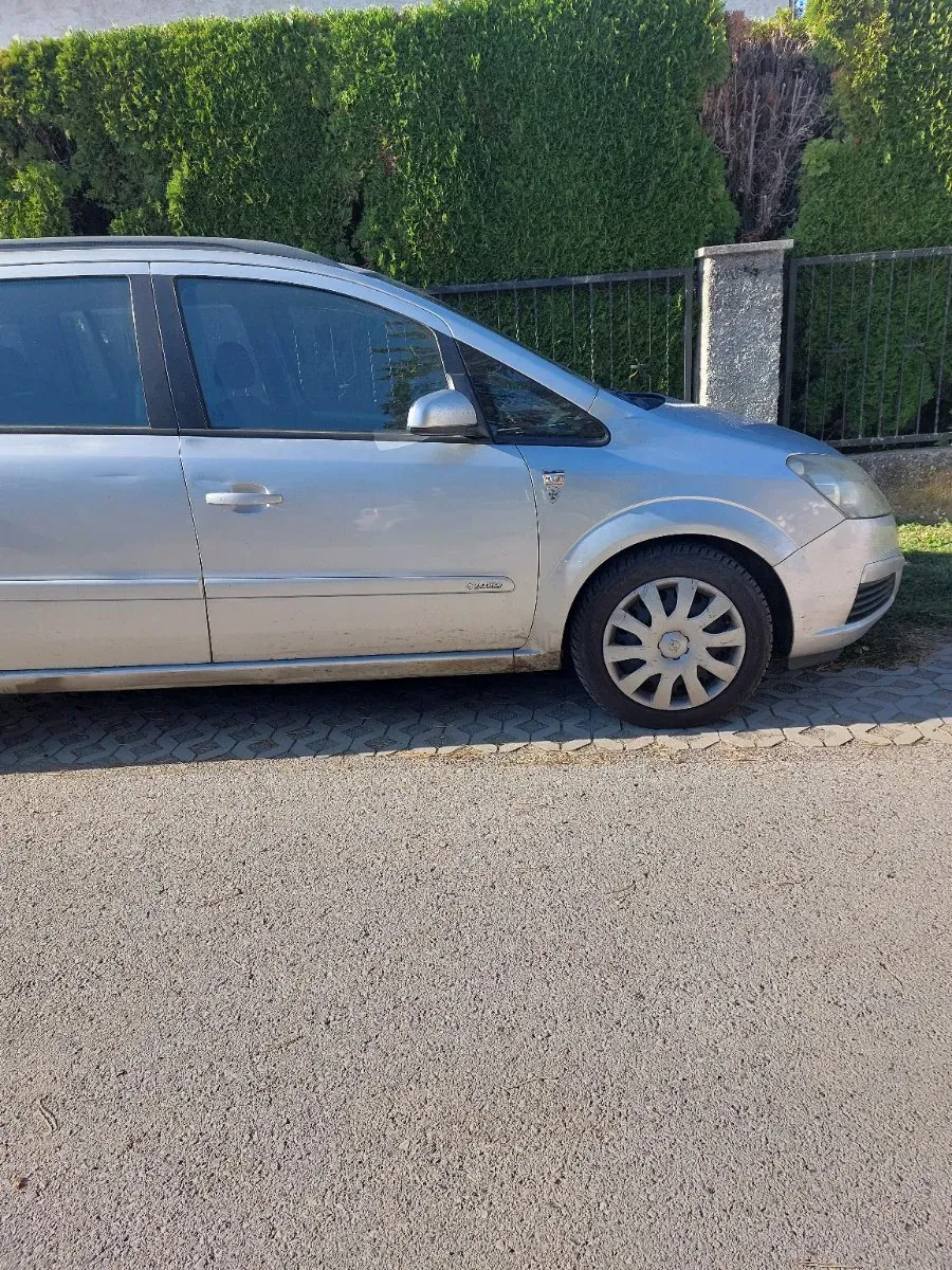 Opel Zafira 2006 photo 2