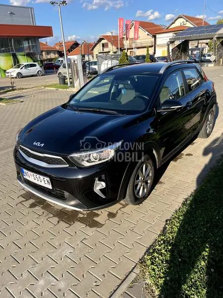Kia Stonic 2023 photo 2