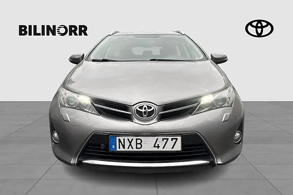 Toyota Auris 2013 photo 2
