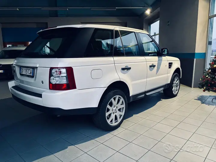 Land Rover Range Rover Sport 2009 photo 5
