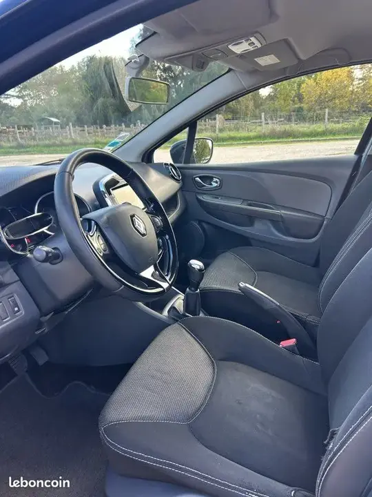 Renault Clio 2012 photo 3