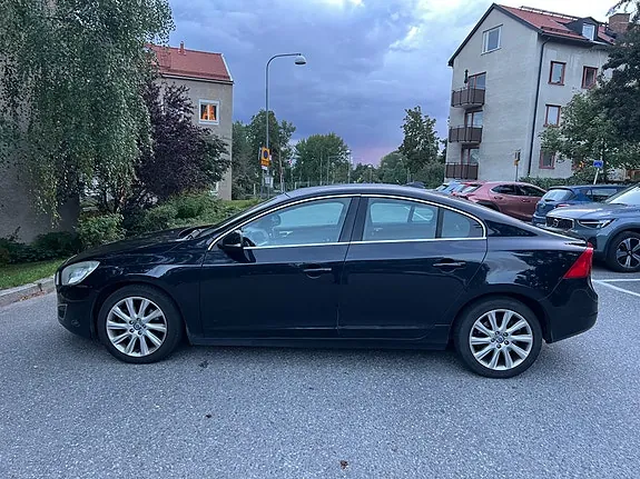 Volvo S60 2011 photo 4