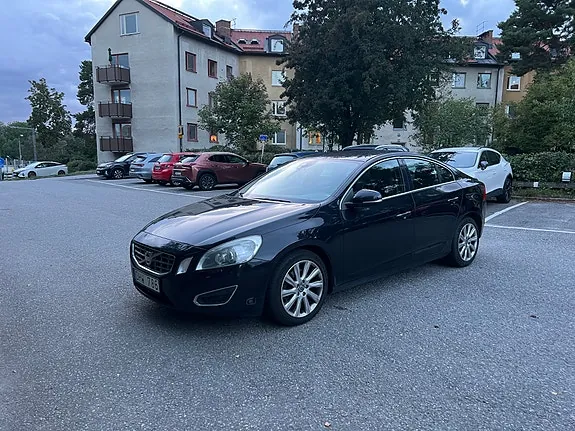 Volvo S60 2011 photo 2