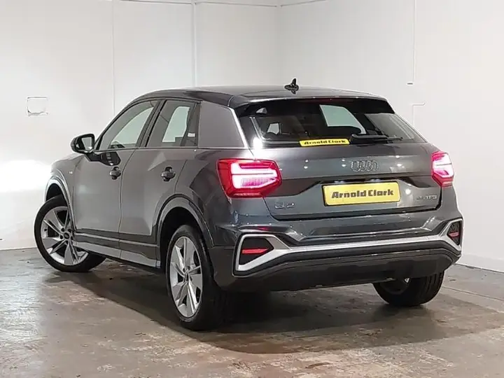 Audi Q2 2022 photo 2
