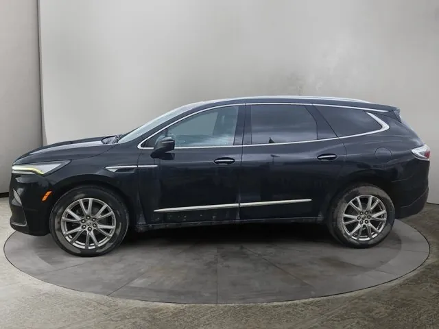 Buick Enclave 2023 photo 2