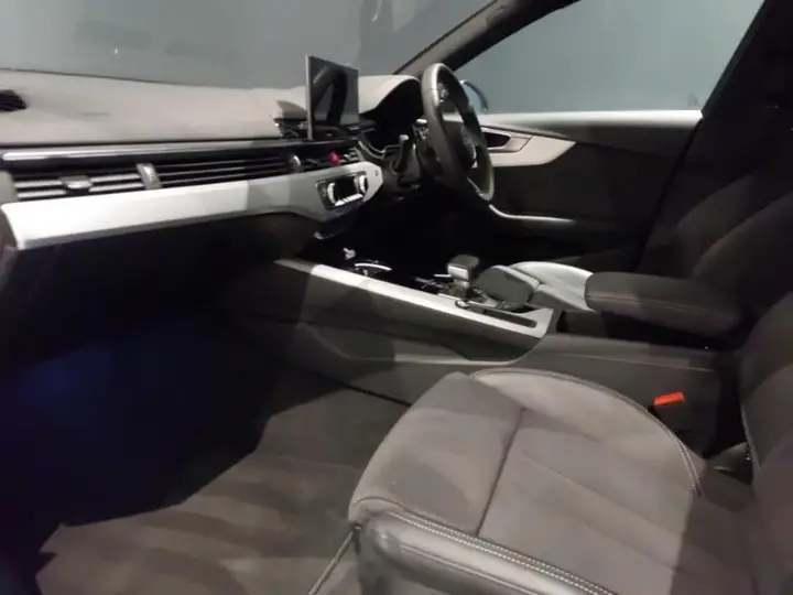 Audi A4 Avant 2024 photo 5