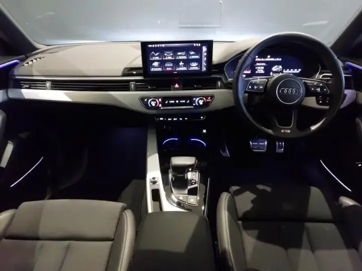 Audi A4 Avant 2024 photo 3