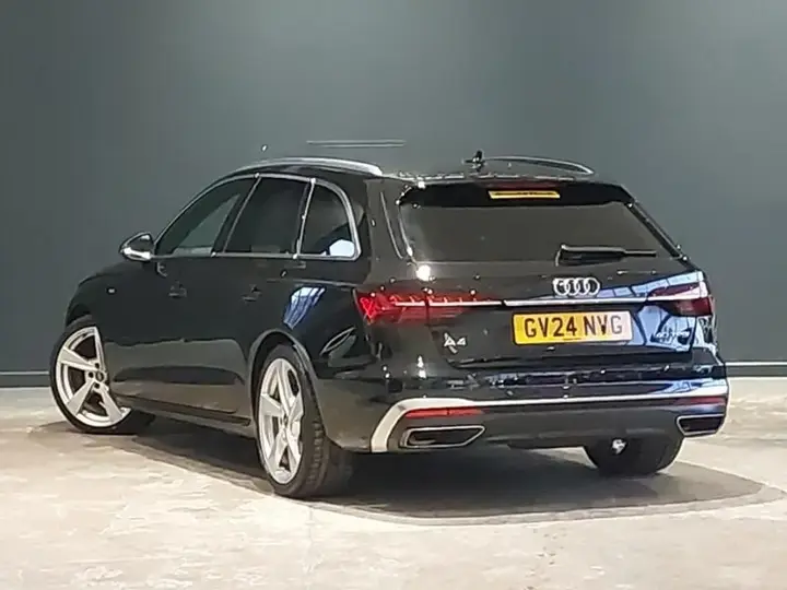 Audi A4 Avant 2024 photo 2
