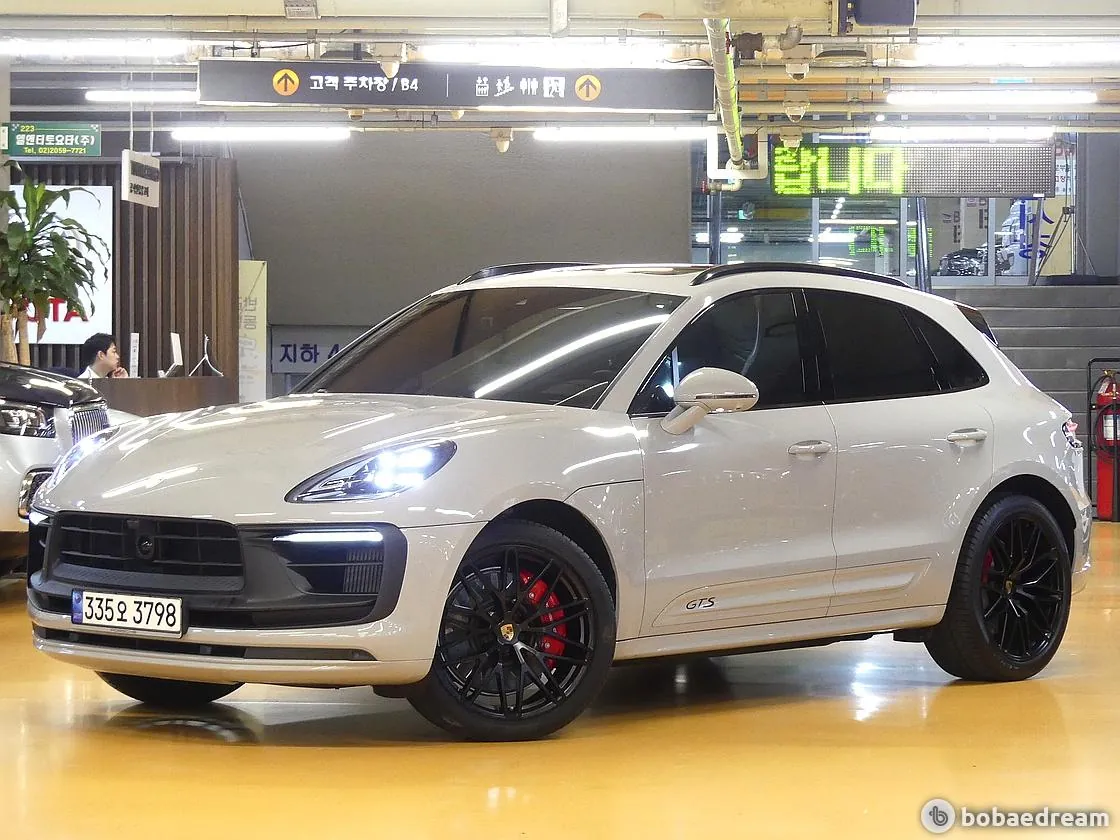 Porsche Macan 2023 photo 2