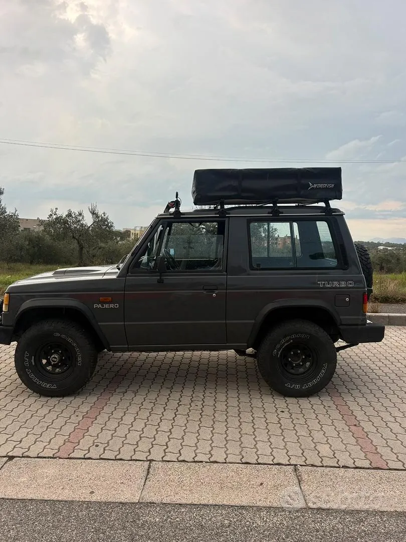 Mitsubishi Pajero 1987 photo 2