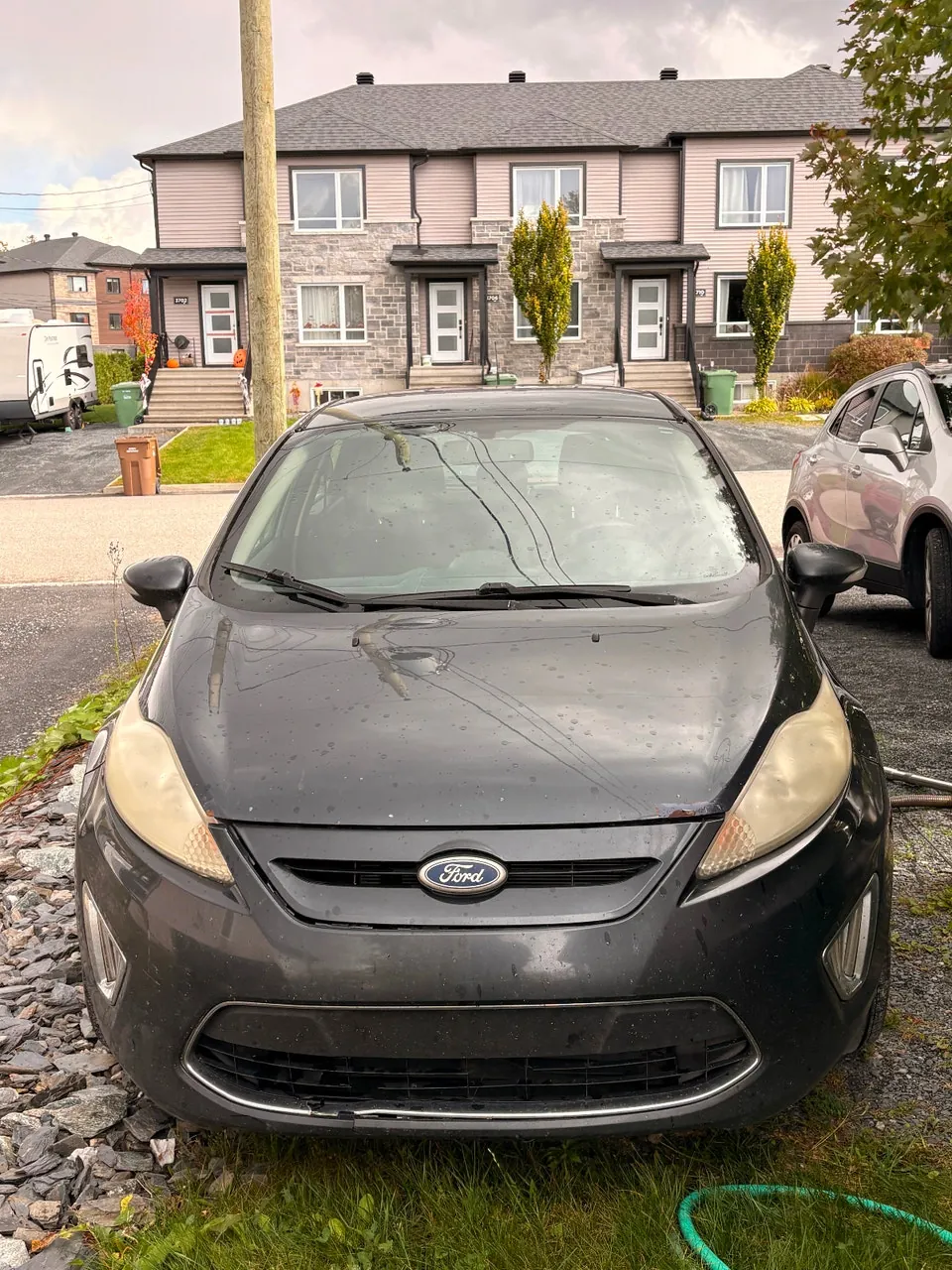 Ford Fiesta 2011 photo 2