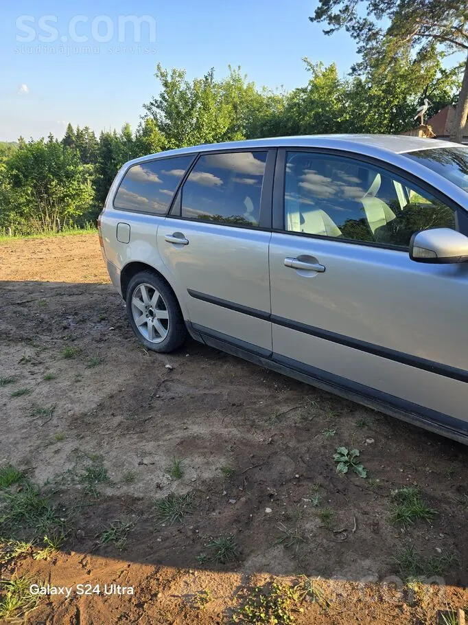 Volvo V50 2004 photo 2