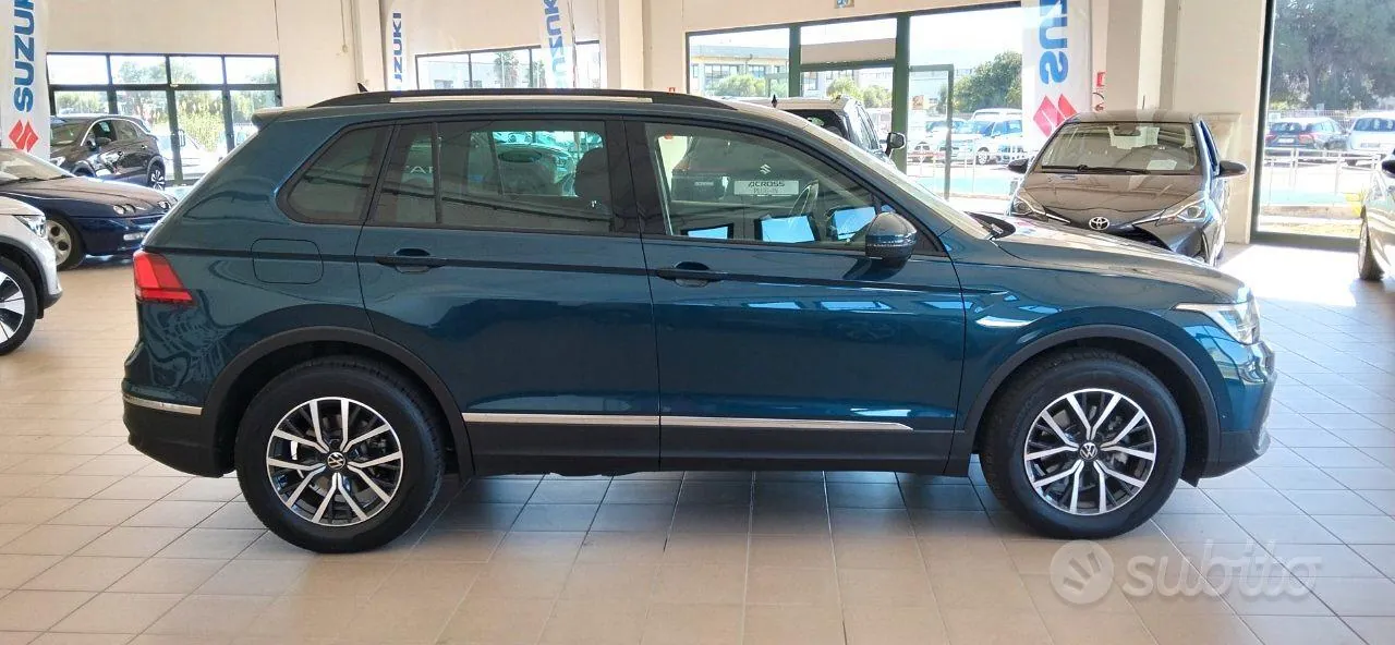 Volkswagen Tiguan 2022 photo 2