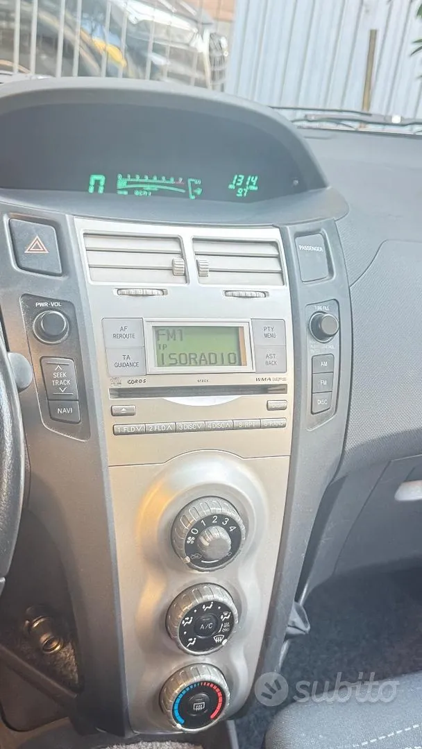 Toyota Yaris 2008 photo 3