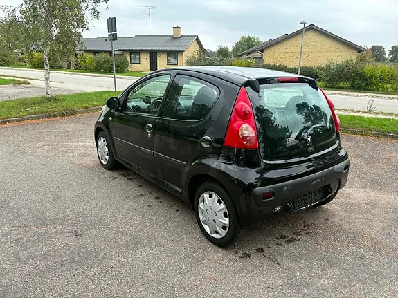 Peugeot 107 2006 photo 4