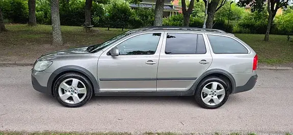 Skoda Octavia Scout 2012 photo 3
