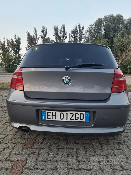 BMW 1 Series 2011 photo 2