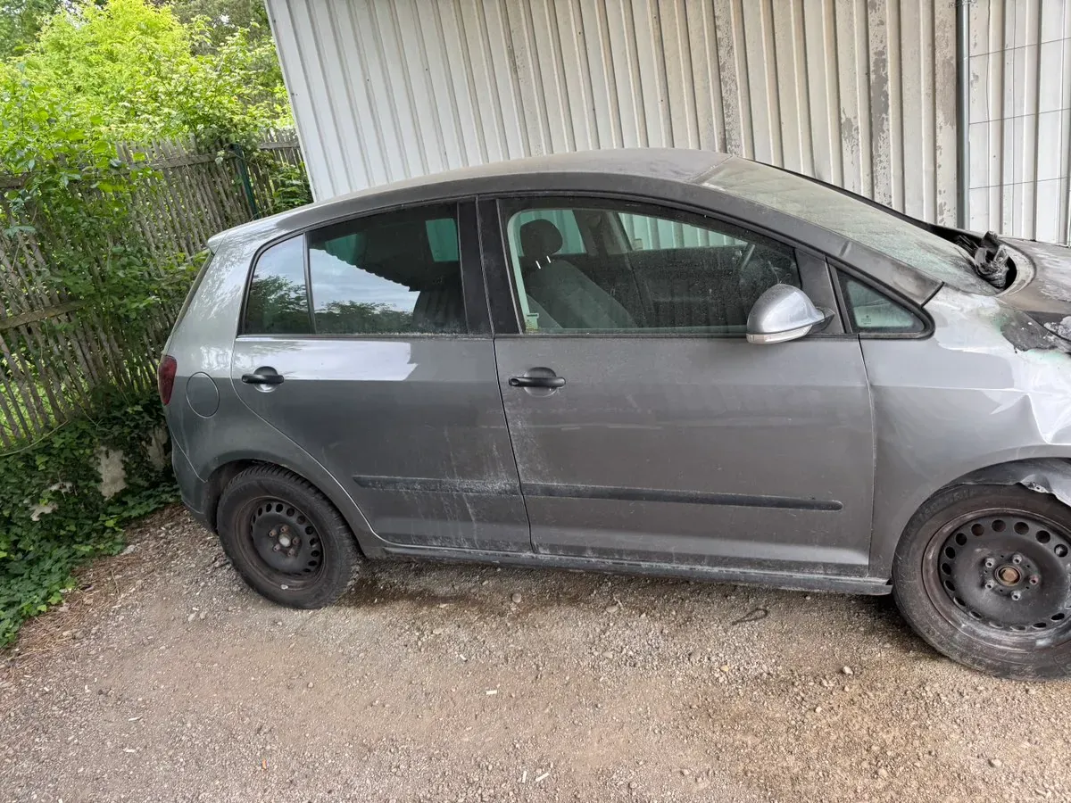Volkswagen Golf 2005 photo 2