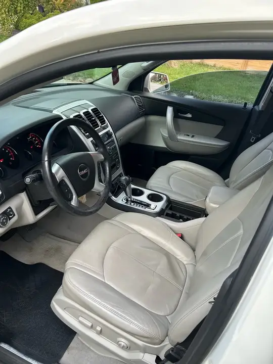 GMC Acadia 2010 photo 5
