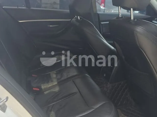 BMW 318I 2018 photo 2