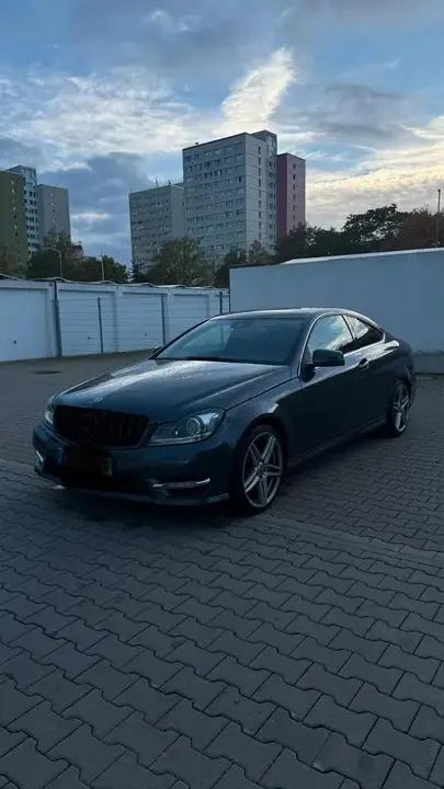 Mercedes-Benz C220