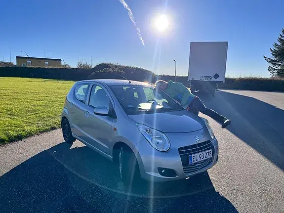 Suzuki Alto 2011 photo 4