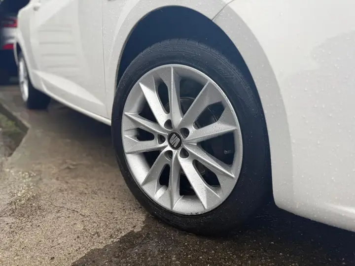 Seat Ibiza 2014 photo 3