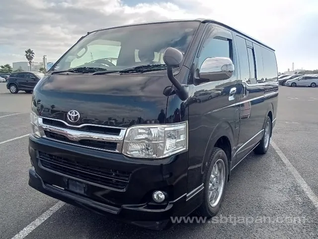 Toyota Hiace 2011 photo 2