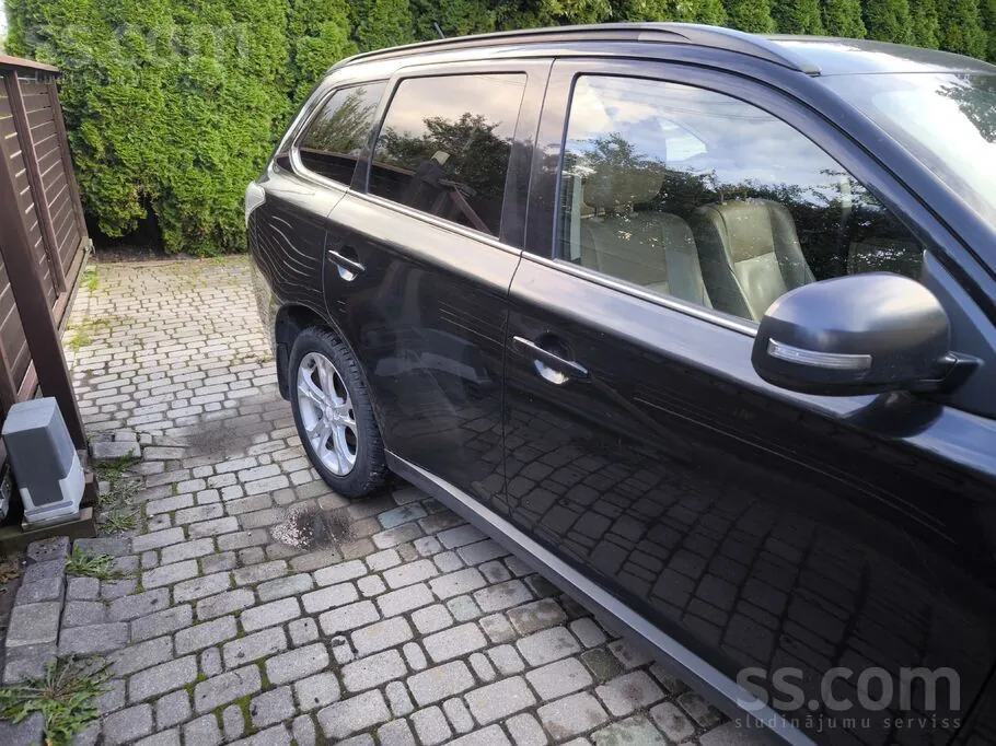 Mitsubishi Outlander 2014 photo 4