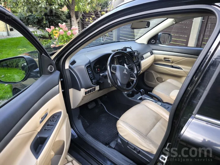 Mitsubishi Outlander 2014 photo 5