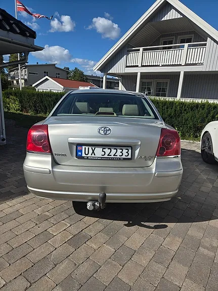 Toyota Avensis 2005 photo 2