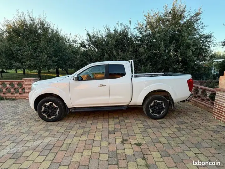 Nissan Navara 2021 photo 2