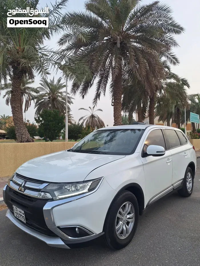 Mitsubishi Outlander 2017 photo 2