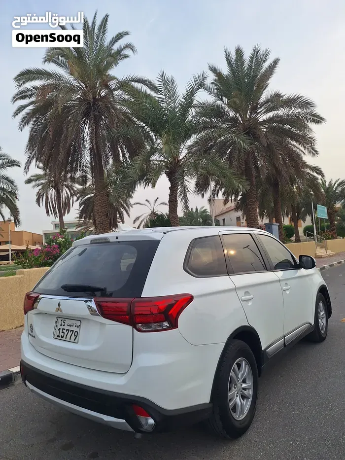 Mitsubishi Outlander 2017 photo 3