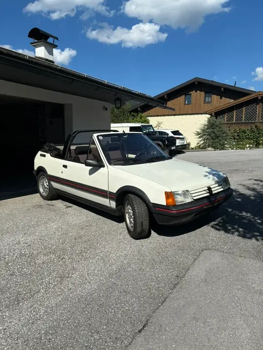 Peugeot 205