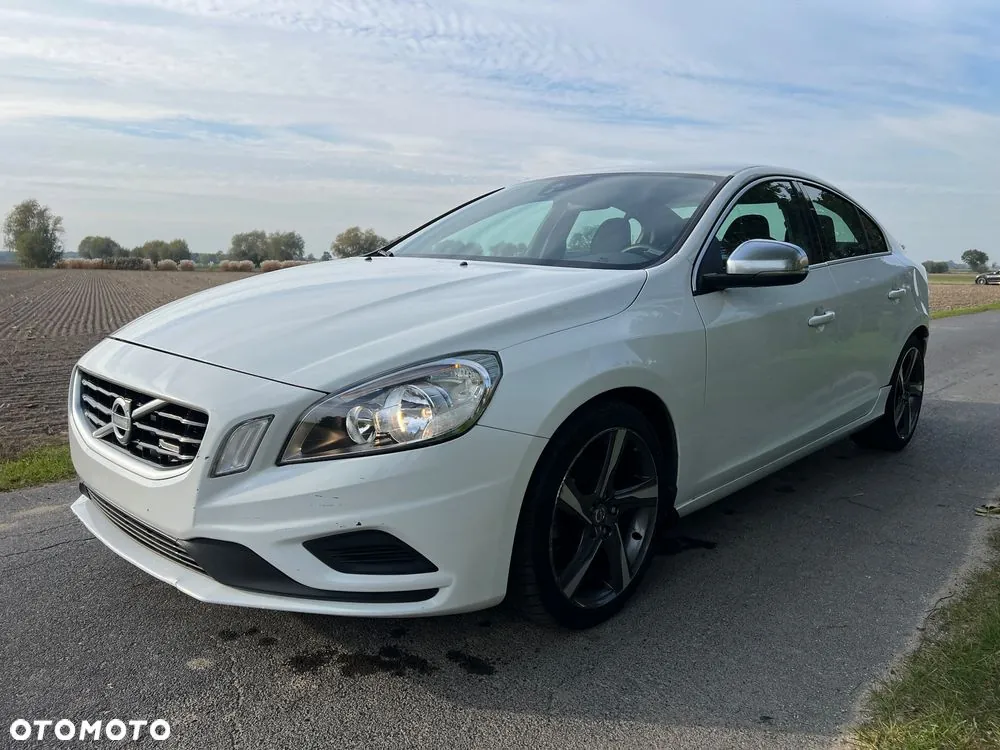 Volvo S60 2013 photo 2