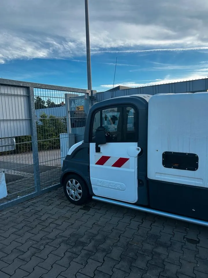 Aixam Mega Truck