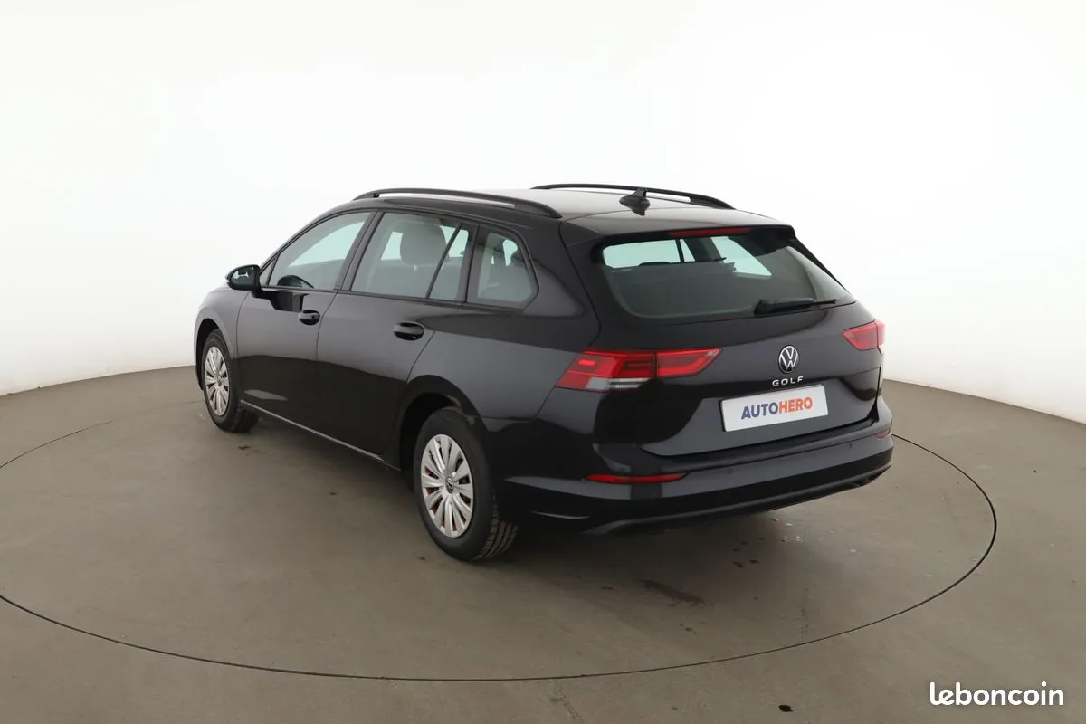 Volkswagen Golf 2022 photo 2