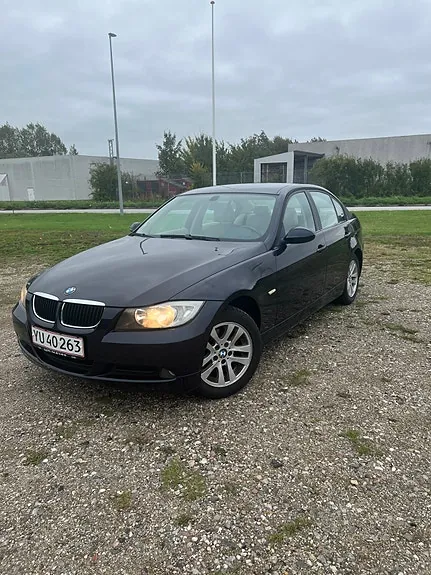 BMW 318I 2007 photo 2
