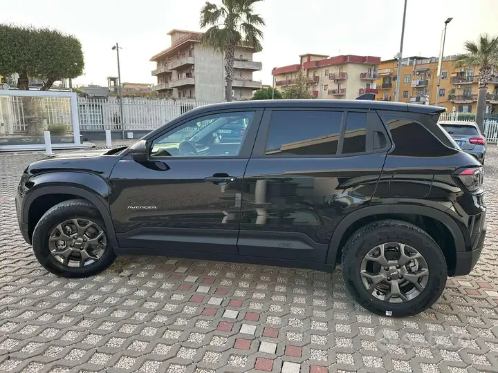 Jeep Avenger 2025 photo 4