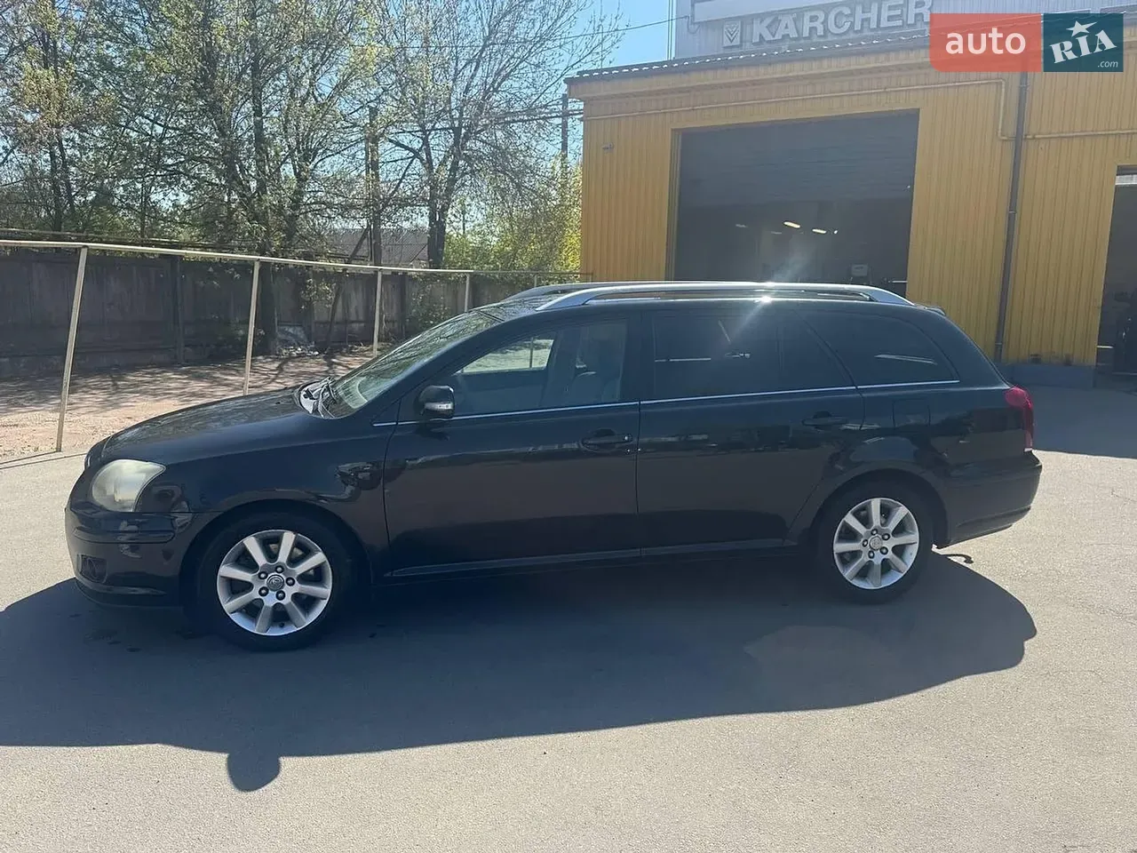 Toyota Avensis 2006 photo 2
